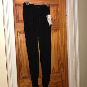 Black light weight pants